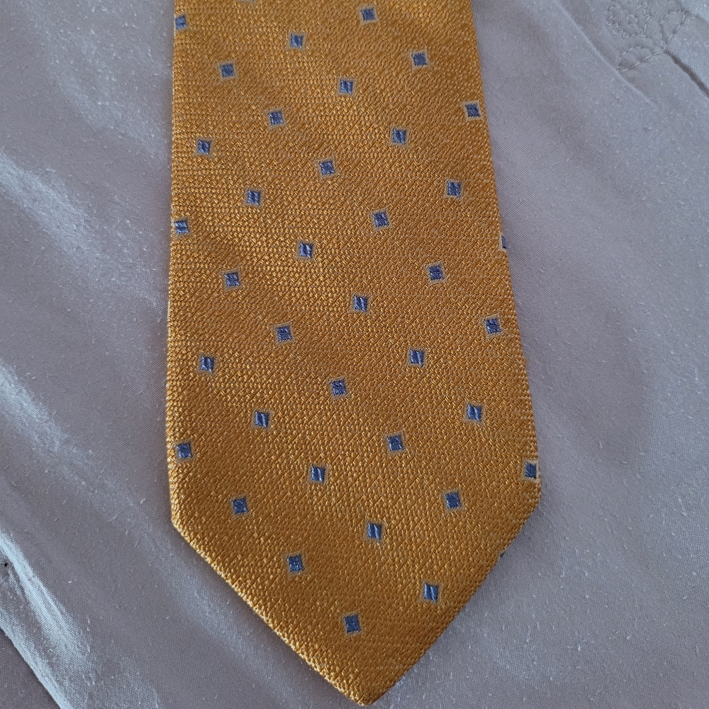 Royal Classics USA Made All Silk Gold Tie